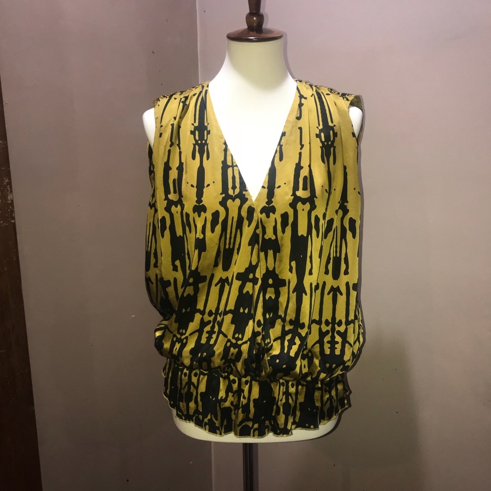 (Tommy Hilfiger) sample piece. Unique blouse.